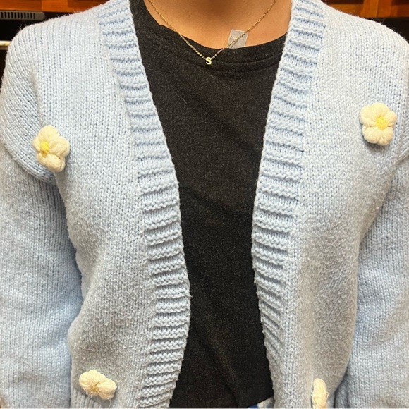 Blue cardigan with daisy on it - Picture 4 of 4